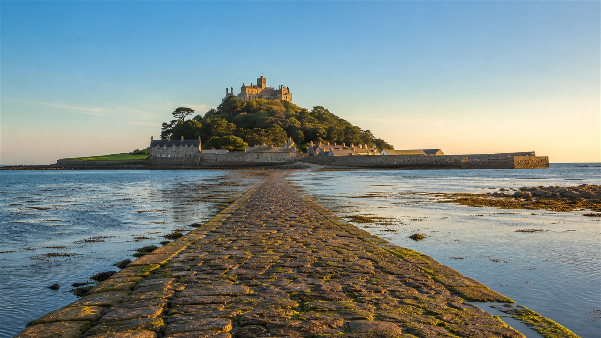 Discover the Castle Island You Can Walk To: St Michael's Mount